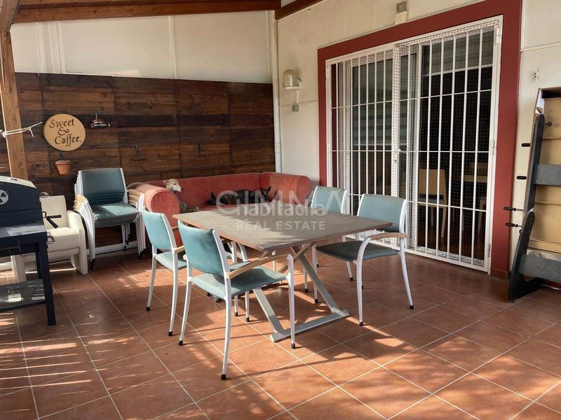Foto edf710bc-7e92-4452-8f4b-4ce0bd6b898f. Casa aparellada amb aparcament a Coloma Nucia (la)