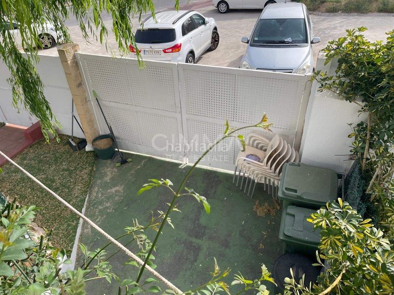 Foto f61cfc76-a182-49f3-b5db-cc7bc17bb420. Casa aparellada amb aparcament a Coloma Nucia (la)