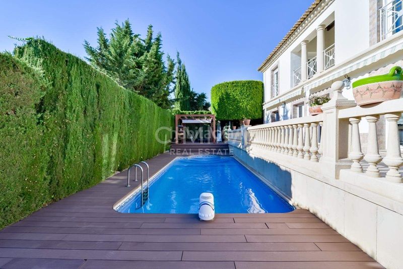 Foto b378ac69-2b6a-46af-be87-ff9eb74aacd7. Xalet amb aparcament piscina a Golf Bahía Finestrat