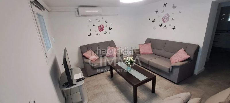 Foto f30d0730-87f0-4a4b-b40c-4ec9c0fa9504. Casa adossada amb aparcament a Rincón Alto Benidorm