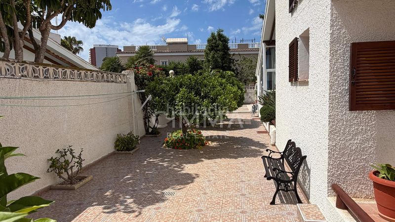 Foto e5d1efec-20ba-437c-a377-ff96b88c30c6. Xalet amb calefacció aparcament piscina a Rincón Bajo Benidorm