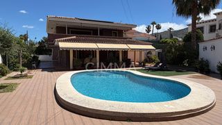 Chalet  Avenida dr severo ochoa. Exclusiva villa mediterránea de lujo en entorno privado