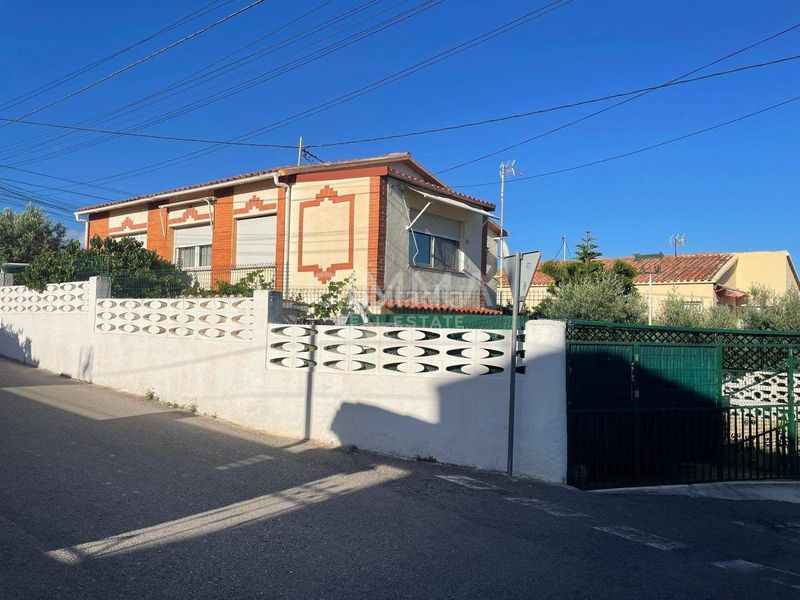 Foto 62eb6f63-c365-49a5-90a7-7620eb71820d. Casa amb aparcament a Barranco Hondo Nucia (la)