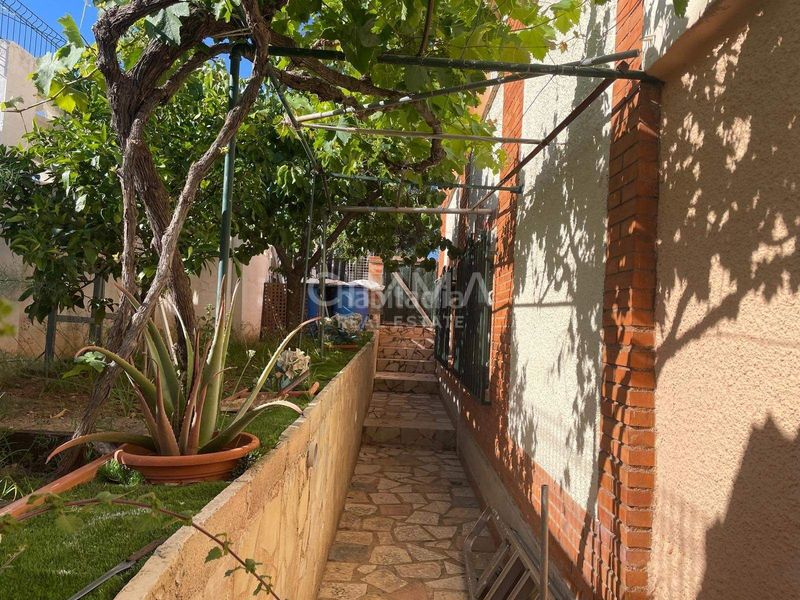 Foto db061cf2-54ce-4e82-a55d-e0738881d000. Casa amb aparcament a Barranco Hondo Nucia (la)