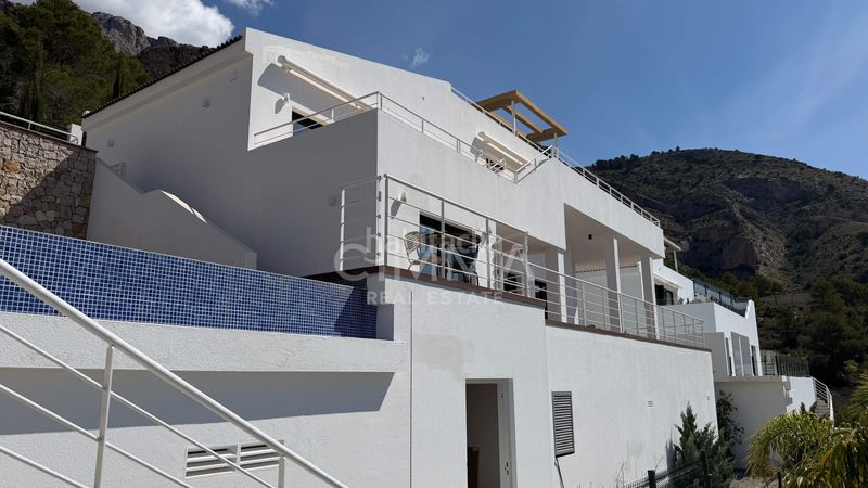 Foto 16555a01-09fe-4037-961a-9e56bf7b710c. Xalet amb calefacció aparcament piscina a Altea la vella Altea