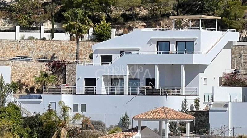 Foto 4722842a-b5df-4895-8e3c-38fae695c56e. Xalet amb calefacció aparcament piscina a Altea la vella Altea