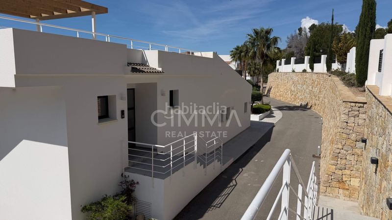 Foto b18be23f-2613-4384-86fb-6b98289a2d21. Xalet amb calefacció aparcament piscina a Altea la vella Altea