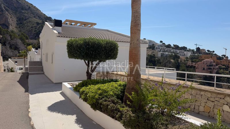 Foto bea0b6ed-5273-4941-837b-1a14488482d8. Xalet amb calefacció aparcament piscina a Altea la vella Altea