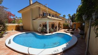 Casa adossada a L´Albir. Elegante adosado en albir con piscina privada