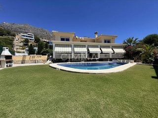 Xalet  Calle riu el-paradiso. Espectacular villa de lujo en altea la vieja con jard�n y piscin