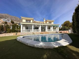 Chalet  Calle riu el-paradiso. Espectacular villa de lujo en altea la vieja con jardín y piscin