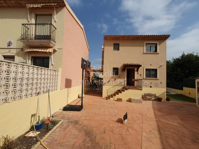 Foto 108d5a1b-b420-4461-934c-acb9422e4230. Chalet  independiente en colonia escandinaviacautiador en Alfàs del Pi (l´)