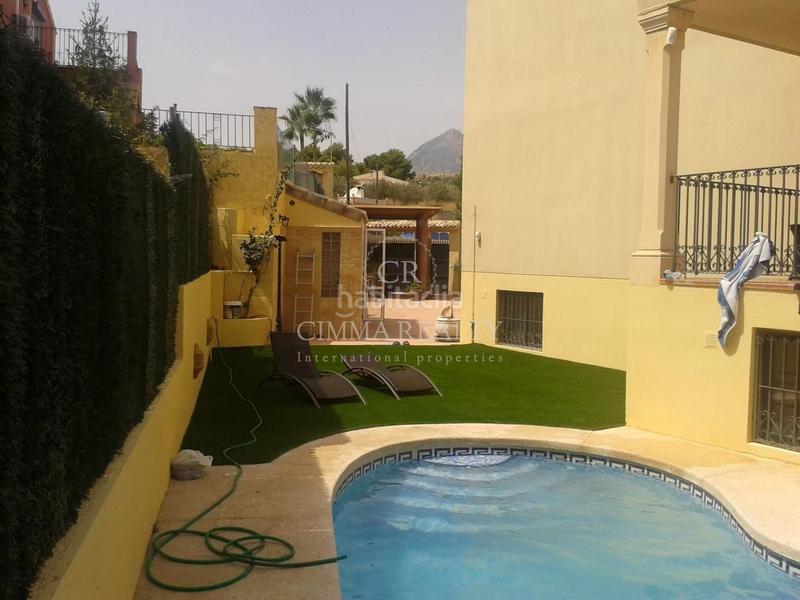 Foto 6e8a22c8-e6b4-47cd-b2e2-c0128ea7e87f. Chalet  independiente en colonia escandinaviacautiador en Alfàs del Pi (l´)