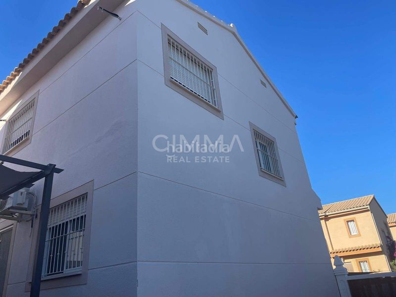 Foto 1306d661-8789-47b0-bb5f-b9dea35d4cd4. Casa amb aparcament a La Paz Polop