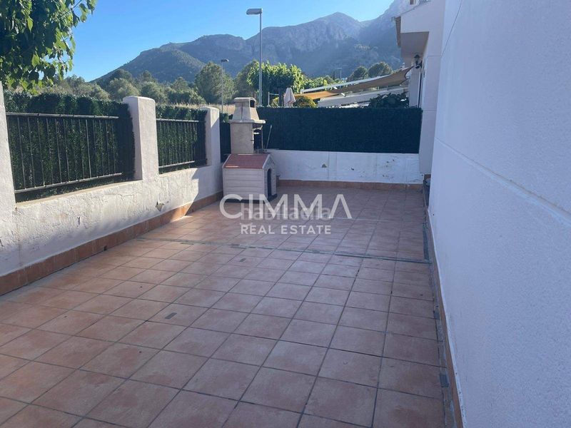 Foto eec89969-10cc-4ecb-b216-0c912e699a4d. Casa amb aparcament a La Paz Polop