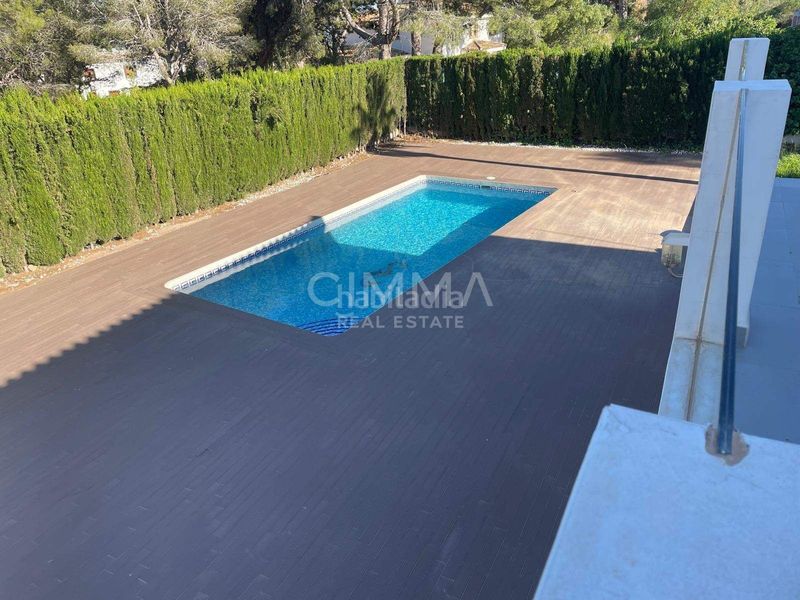 Foto 4808e940-a429-46fc-834e-e06fc7b2e2af. Xalet amb calefacció aparcament piscina a Coloma Nucia (la)