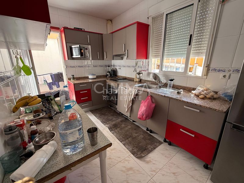 Foto 0e8681f6-2136-486d-a22d-24e36c56016e. Casa aparellada amb calefacció aparcament piscina a Nucia (la)