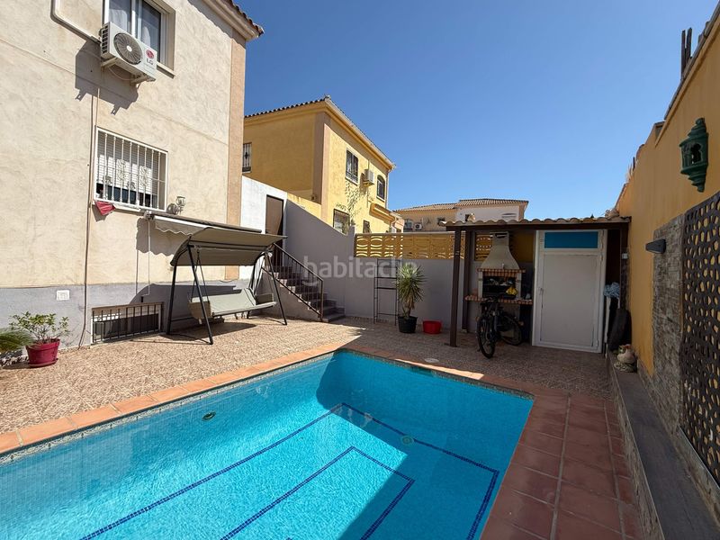 Foto 259571ee-4558-472b-8047-bf8e39a0da8a. Casa aparellada amb calefacció aparcament piscina a Nucia (la)