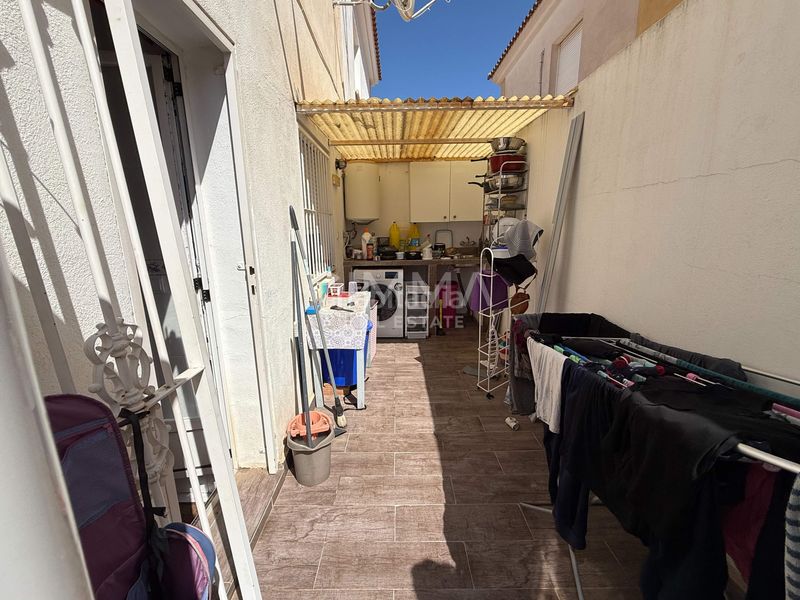 Foto 2efa6aa5-1375-463d-8c44-b5d241dd7532. Casa aparellada amb calefacció aparcament piscina a Nucia (la)