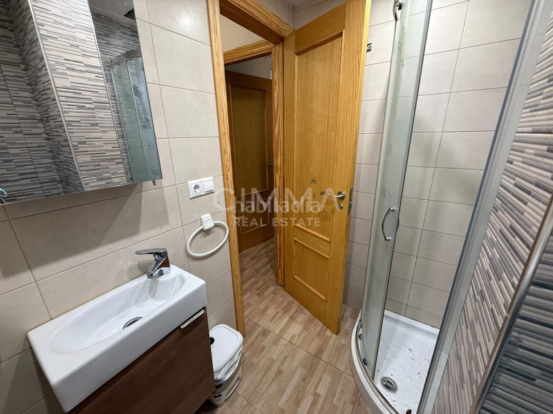 Foto 7e6e0105-2592-42c3-98a6-0421d58b4f01. Casa aparellada amb calefacció aparcament piscina a Nucia (la)