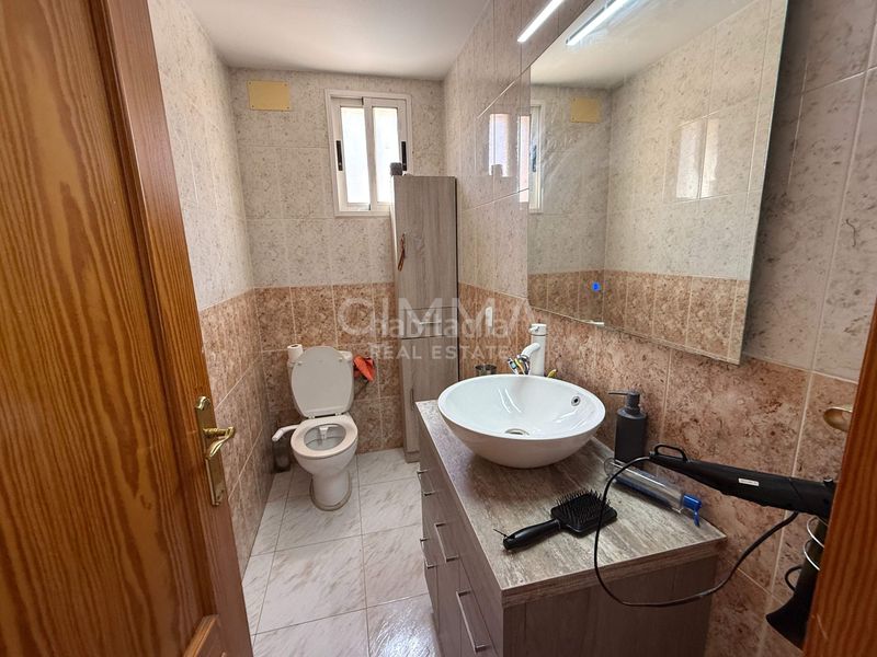 Foto ada3b632-2fa8-4dbd-a5e2-090af43a7ebd. Casa aparellada amb calefacció aparcament piscina a Nucia (la)