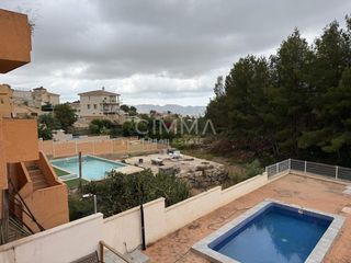 Xalet a Coloma. Extraordiniaria vivienda en coloma