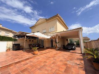 Casa adossada a Coloma