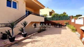 Casa adossada a Coloma. Fantástico adosado en la nucía  varadero a solo 440,000!