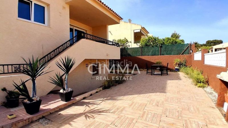 Foto e0235898-4060-4149-8149-6b28325cda33. Casa adossada amb aparcament a Coloma Nucia (la)