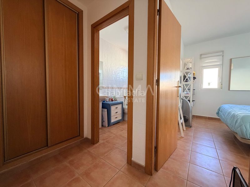 Foto 5420bd47-4756-4b4a-867b-af480752f2ed. Xalet amb aparcament piscina a Montebello - Nou Espai Nucia (la)