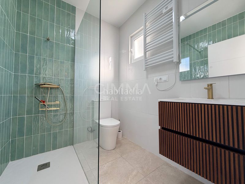 Foto f49623d4-4a83-4761-b02c-72cf2543d0e7. Xalet amb aparcament a Coloma Nucia (la)