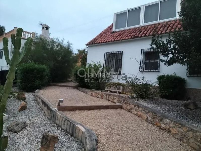 Foto 575c6581-f59e-470c-b9ce-a0251a1fc76f. Xalet amb calefacció a Coloma Nucia (la)