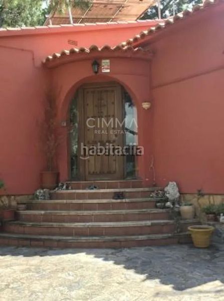 Foto e1bd0cf4-1744-46b6-a9af-f954f59ca1e8. Xalet amb calefacció aparcament piscina a Coloma Nucia (la)