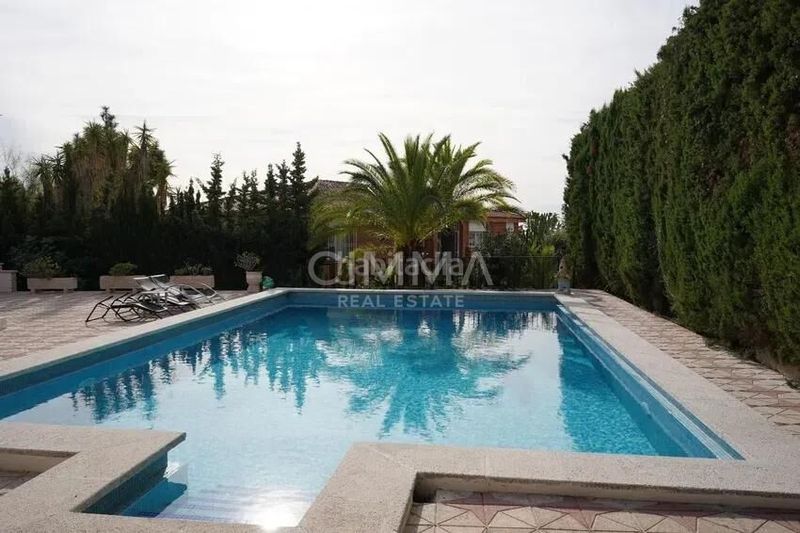 Foto 9074bbf9-57af-4be7-ae7b-2cfee35d8ab8. Xalet amb calefacció aparcament piscina a Montebello - Nou Espai Nucia (la)
