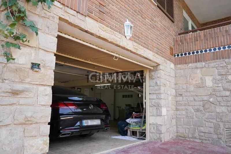 Foto 9f57a636-dd30-4fee-8574-ca0d29680f80. Xalet amb calefacció aparcament piscina a Montebello - Nou Espai Nucia (la)