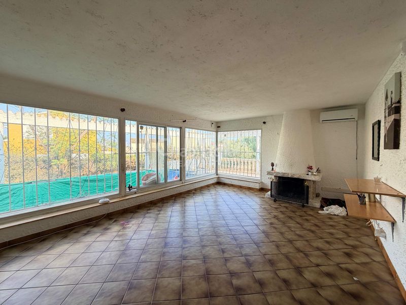 Foto 12e67ada-346a-4e53-b05d-799a3395d880. Xalet amb aparcament piscina a Barranco Hondo Nucia (la)