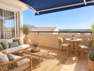 Dachwohnung in La Nucia Pueblo. Exclusivo ático en la nucía con vistas y comodidades