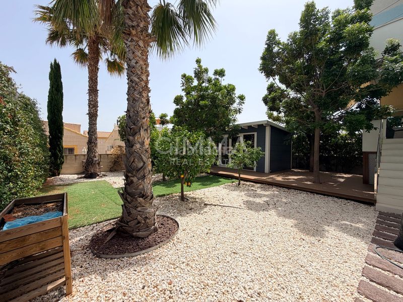 Foto c6992d3c-02dd-44e6-ae06-b26598a2490f. Planta baixa amb piscina a La Alberca Polop