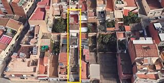 Casa  Carrer de bonavista. Parcela de 180m2 con 2 casas a reformar.