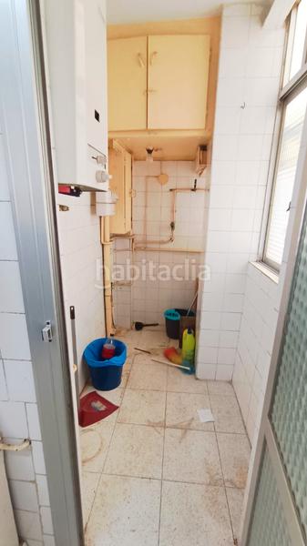 Foto 1a8e7fa0-9ad1-4b6d-b276-f80e77e37059. Piso  en Can Serra con 3 habitaciones y ascensor. cocina para reformar. en Hospitalet de Llobregat (L´)