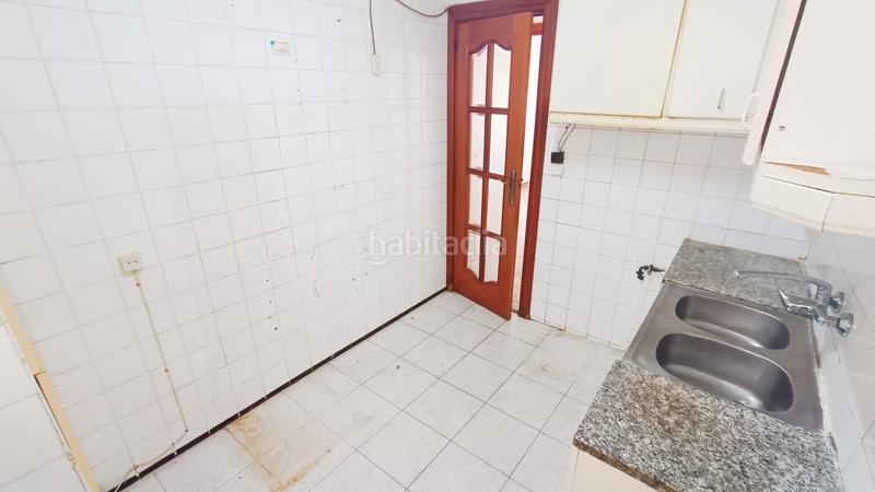 Foto 74f01874-729f-4b69-b488-5eaeca4c1def. Piso  en Can Serra con 3 habitaciones y ascensor. cocina para reformar. en Hospitalet de Llobregat (L´)