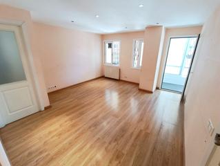 Planta baixa  Passatge riu segre. Piso de 77m2 con ascensor en lloreda..