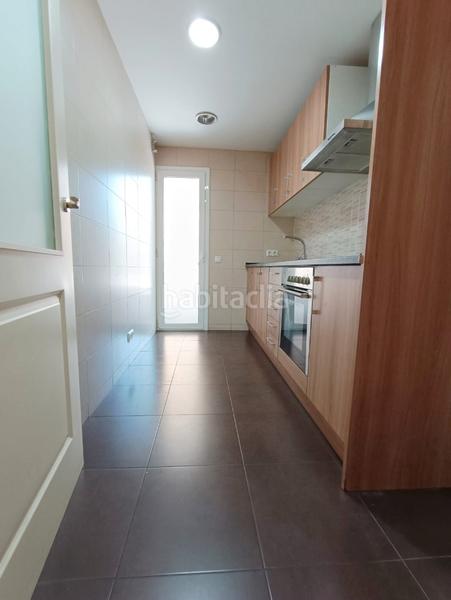Foto 30a7388b-ac00-4ac1-a079-dd939e24952d. Planta baixa amb calefacció a Lloreda Badalona