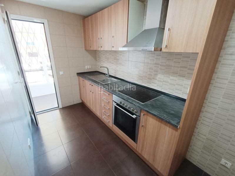 Foto 4c56c804-f8d2-4b1e-a92d-ca82cd6c3469. Planta baixa amb calefacció a Lloreda Badalona