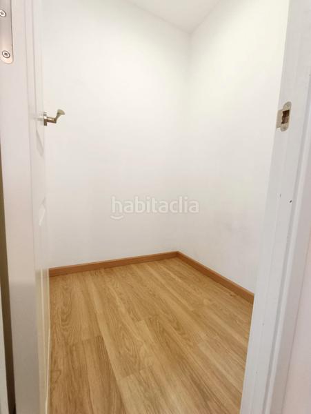 Foto 6be87f21-3fce-4f8c-93ec-910f5a946473. Planta baixa amb calefacció a Lloreda Badalona