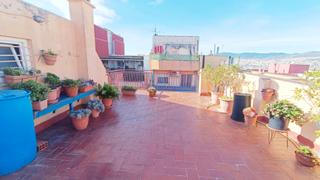 Pis  Carrer d'urà. Piso reformado 2 hab con terraza de 30m2. para entrar a vivir.