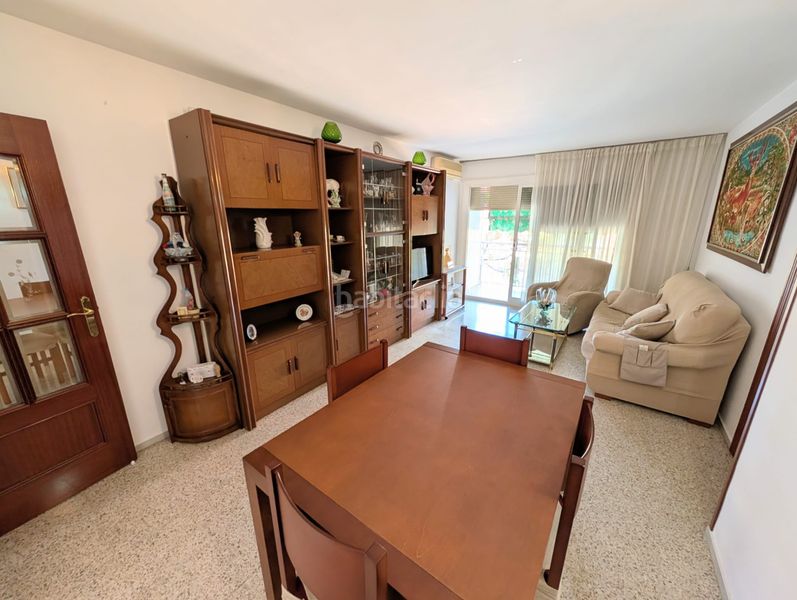 Foto ff76b576-b80e-4d70-bae4-15d96f3dd695. Pis a Llefià Badalona