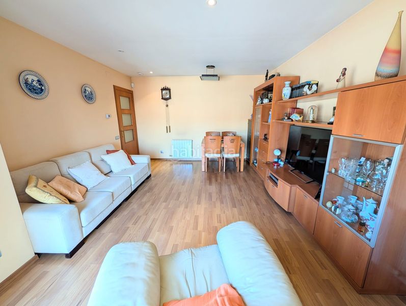 Foto 2f0e65a8-c596-4ef3-884a-deffacf2216a. Maison avec chauffage dans Fondo Santa Coloma de Gramenet
