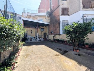 Casa  Carrer sant pasqual. Casa de 3 plantas con tres terrazas..