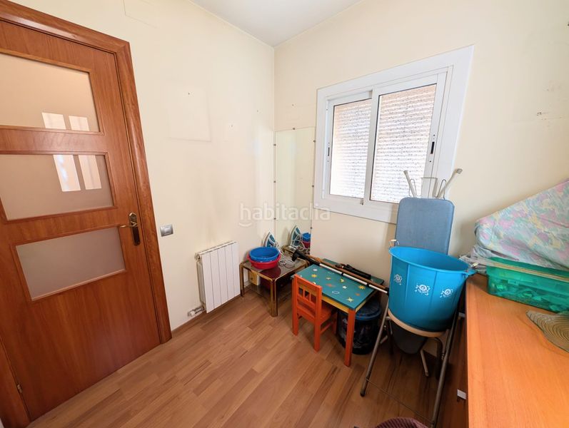 Foto 655a0899-81f9-4729-b2b0-7ab2bf611f6d. Maison avec chauffage dans Fondo Santa Coloma de Gramenet